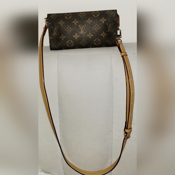 100% Authentic Louis Vitton Monogram Pouch !!! - Picture 2 of 13